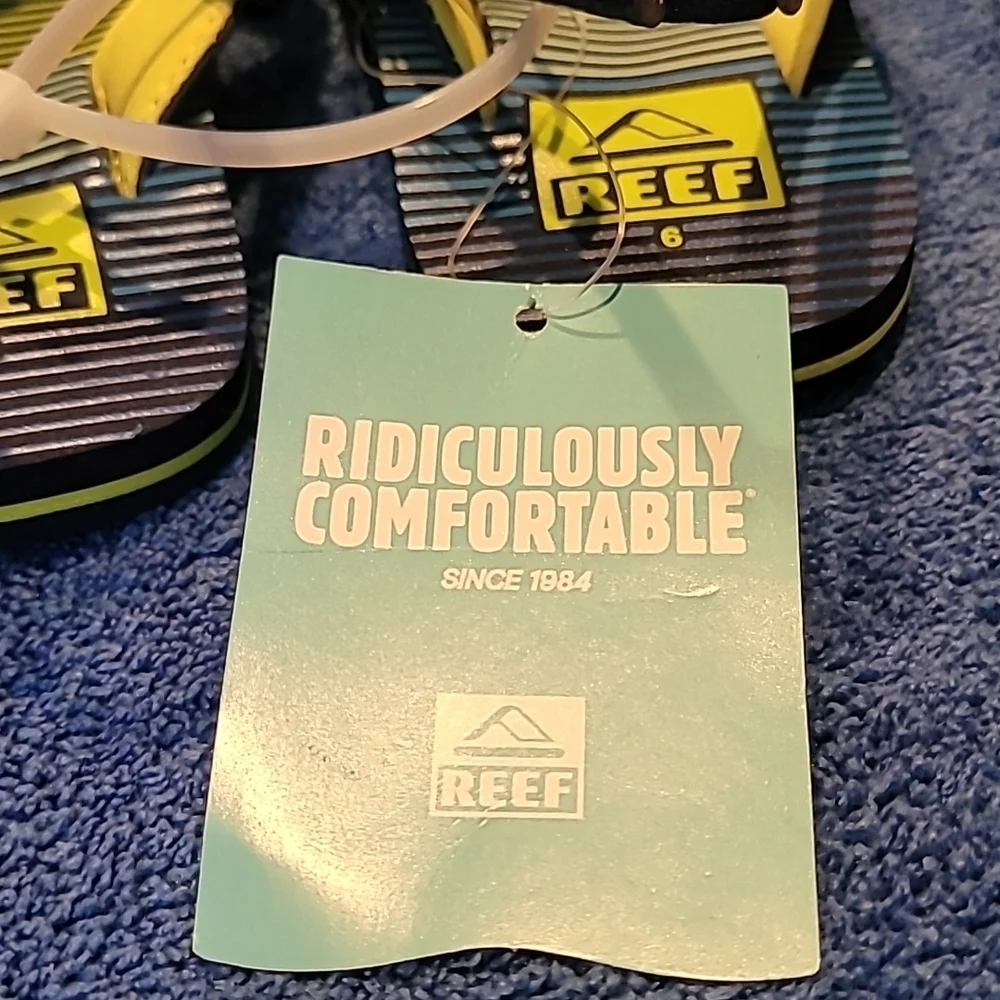 New with tags Reef Little Uni kids size 6 sandles
